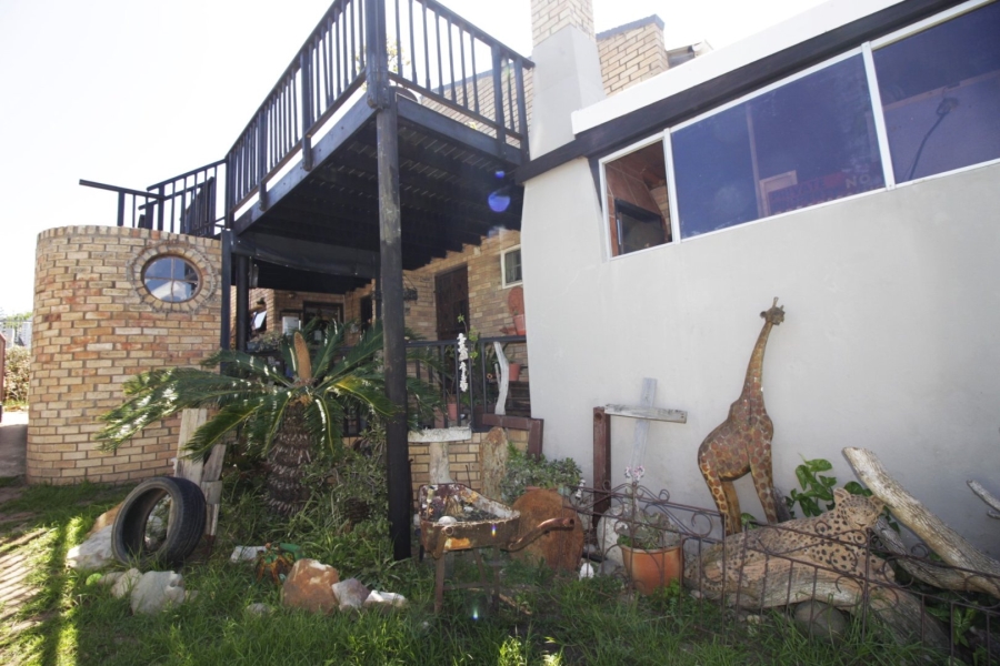 4 Bedroom Property for Sale in Wavecrest Eastern Cape